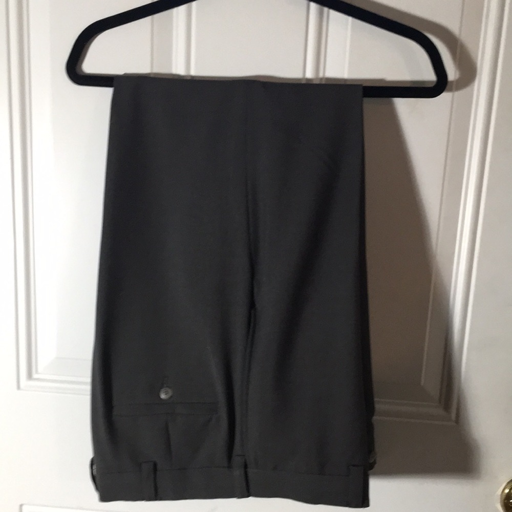 Haggar men’s dark gray dress pants with side pockets & 2 back pockets size 34/29